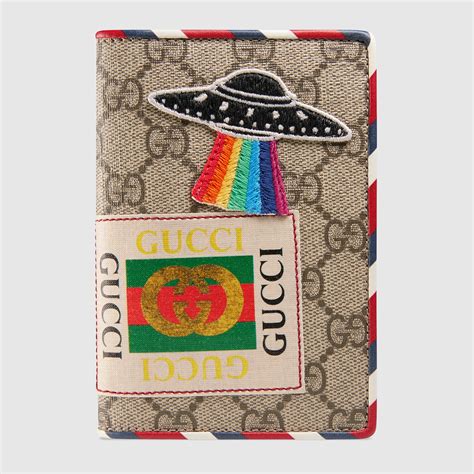 passport cover gucci